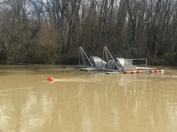 Rotary screw traps on the Sacramento River at Knights Landing
